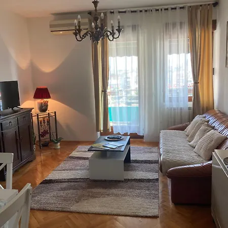 Rajana , - Hram Svetog Save Apartment